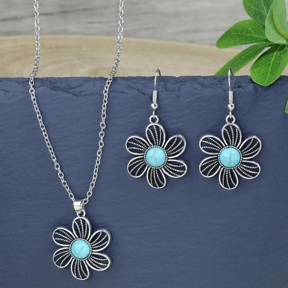 TURQUOISE WOMEN’S SET
